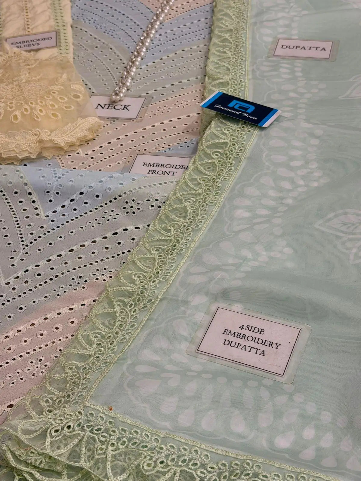 MARIA B ⏐ EMBROIDERED WORK ⏐ SWISS LAWN ⏐ DIGITAL PRINTED ⏐ CODE 3180